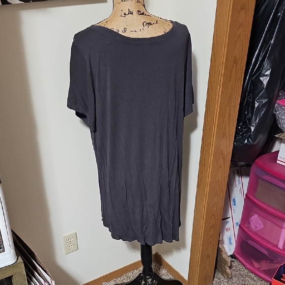 Women's Charcoal Grey V-Neck Top. Lularoe Christy Size 3xl. - Picture 2 of 2